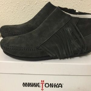 Minnetonka Lacy Boot  Moccasins